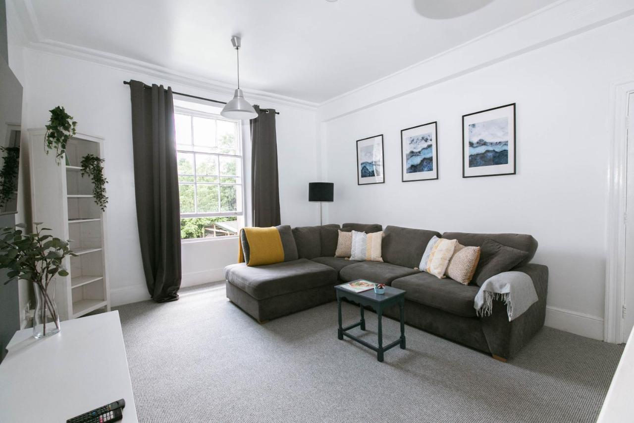 Spacious Apartment, Free Parking, Central Location Near To Uni, Hospital, Town Exeter Bagian luar foto