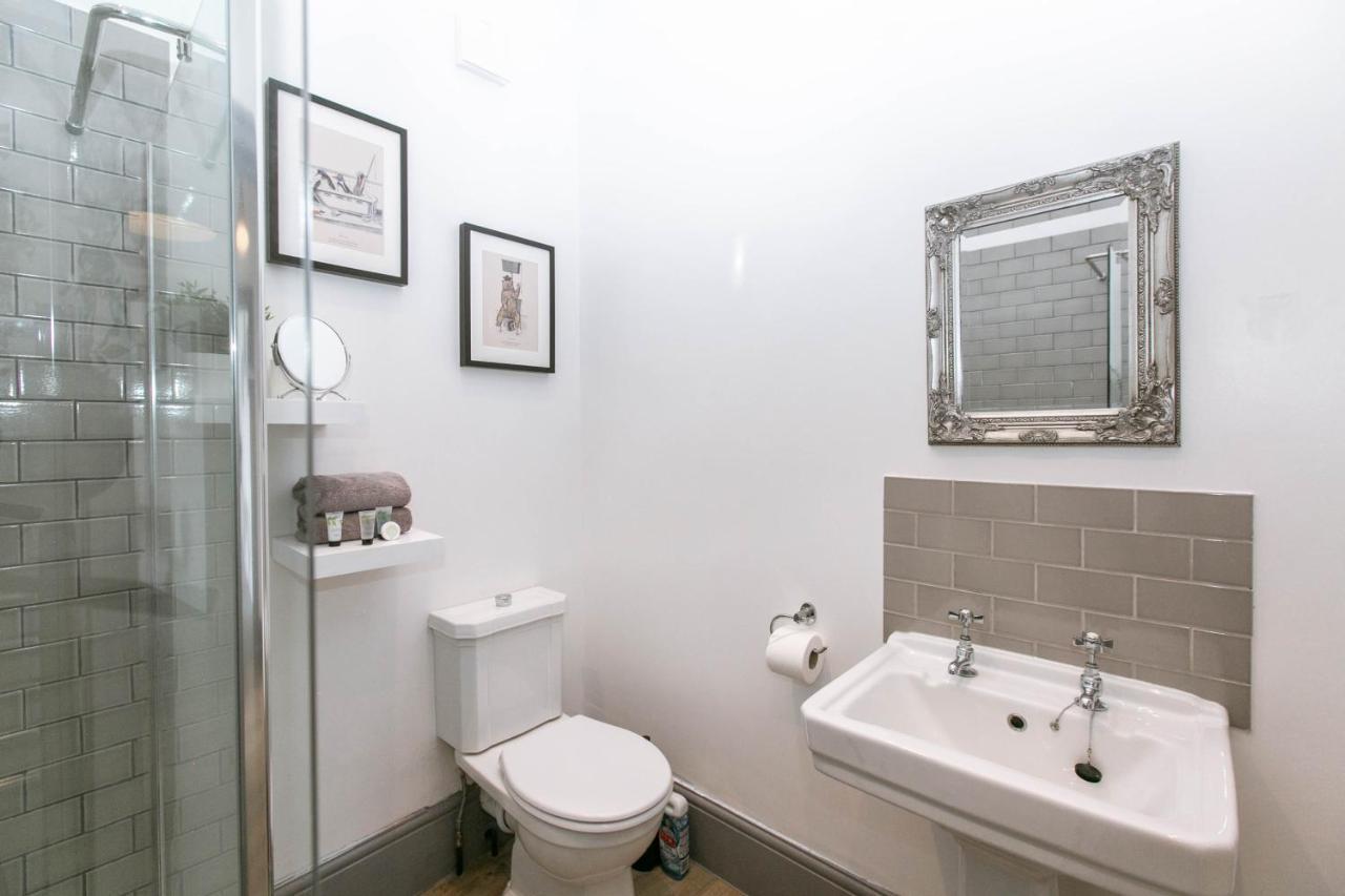 Spacious Apartment, Free Parking, Central Location Near To Uni, Hospital, Town Exeter Bagian luar foto