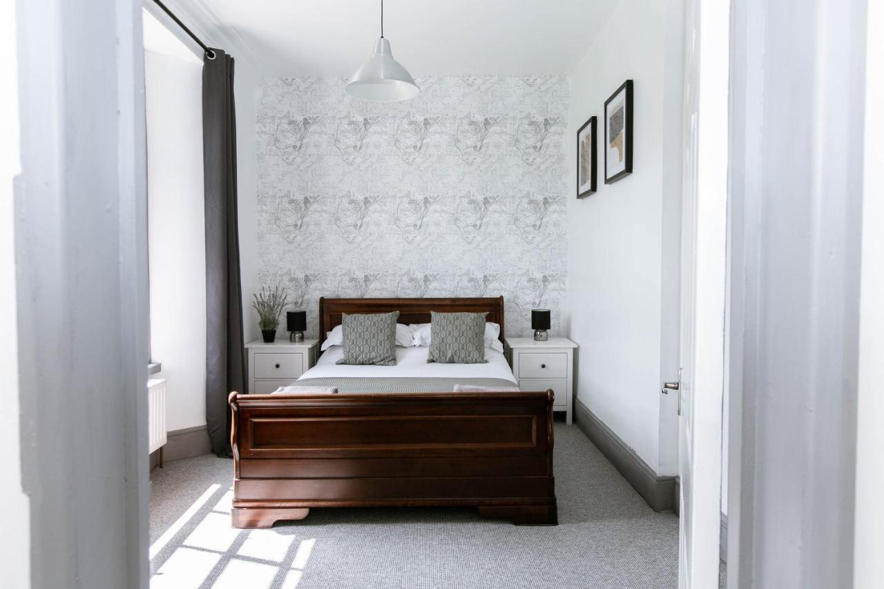 Spacious Apartment, Free Parking, Central Location Near To Uni, Hospital, Town Exeter Bagian luar foto